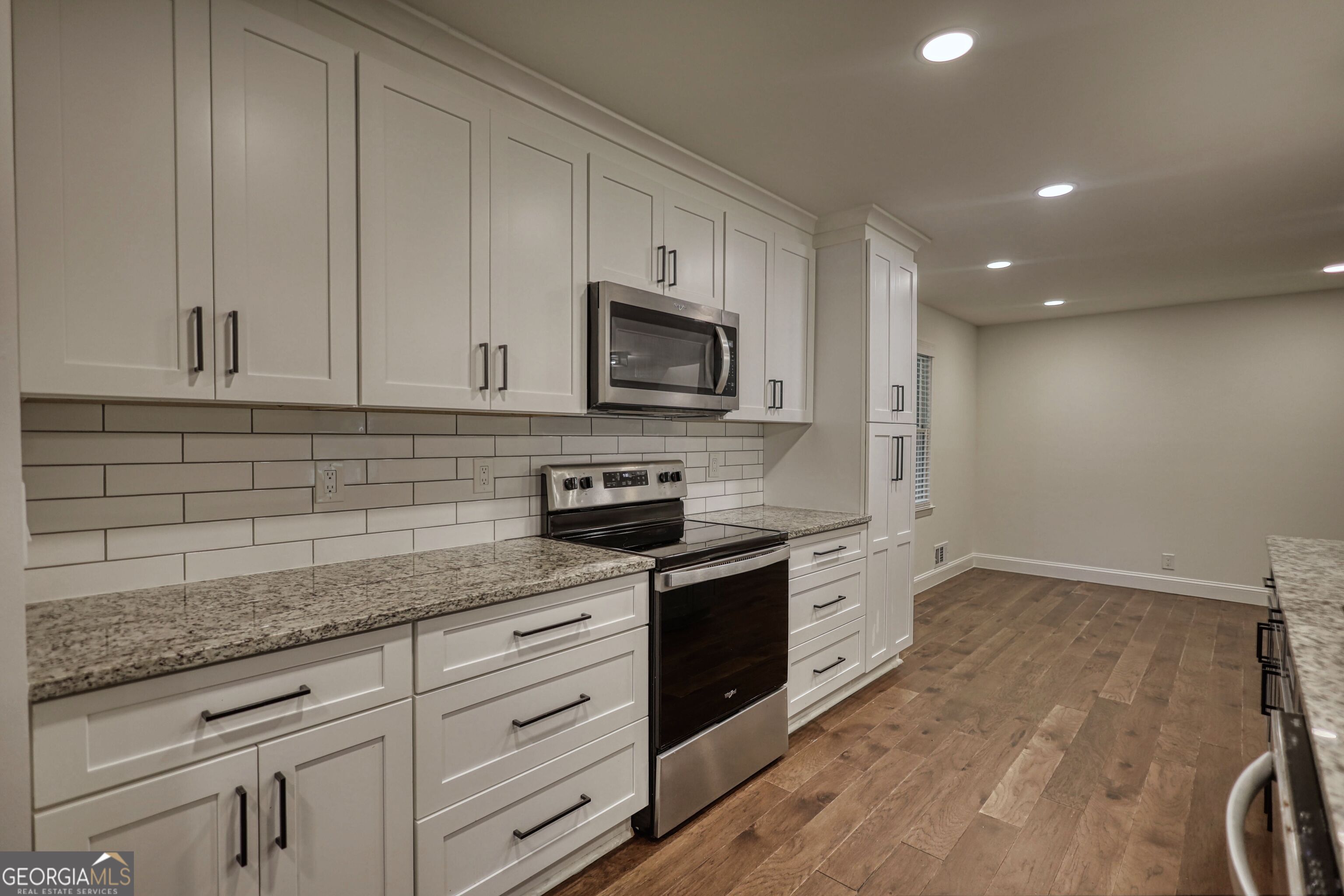403 Greenwood DR