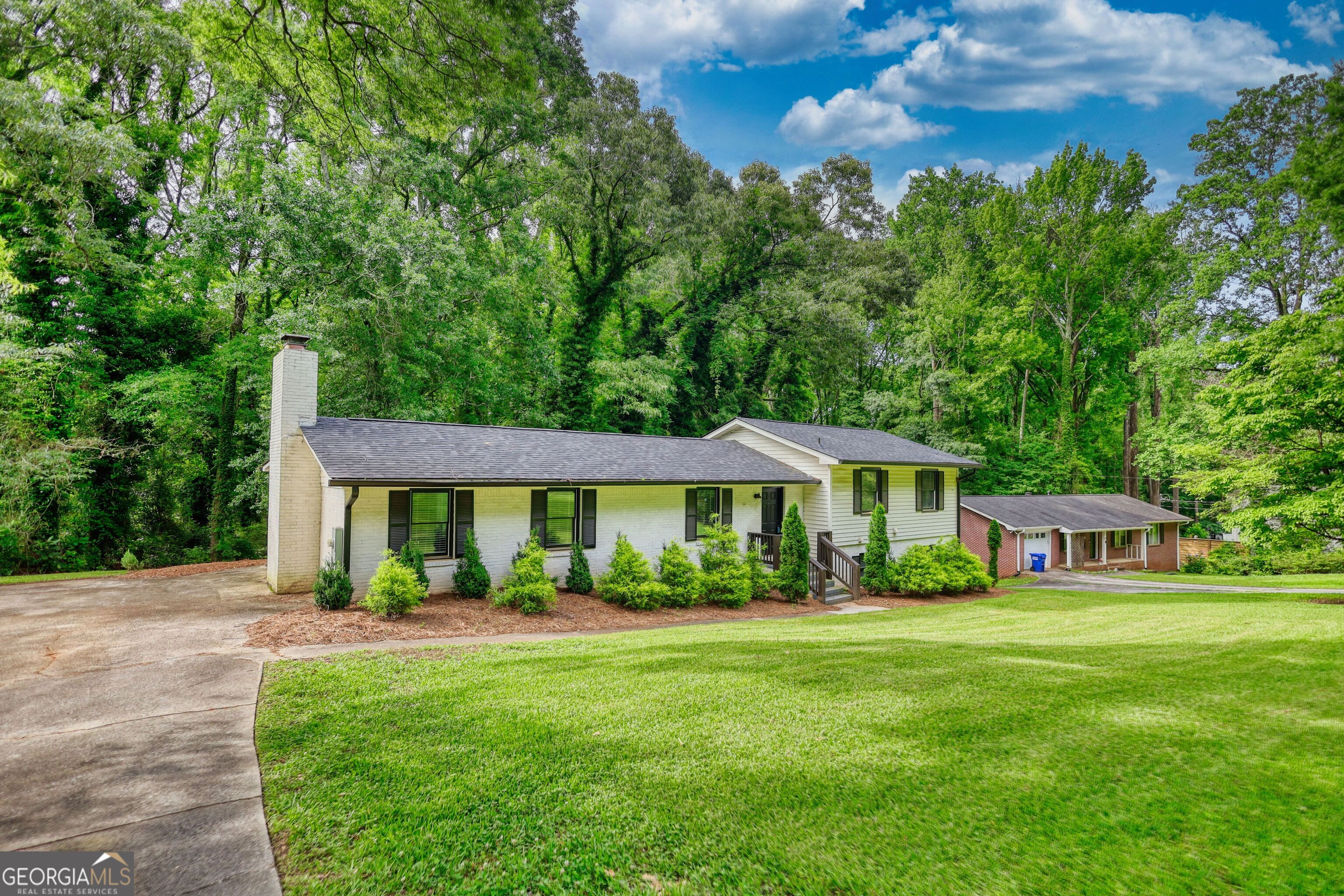 403 Greenwood DR