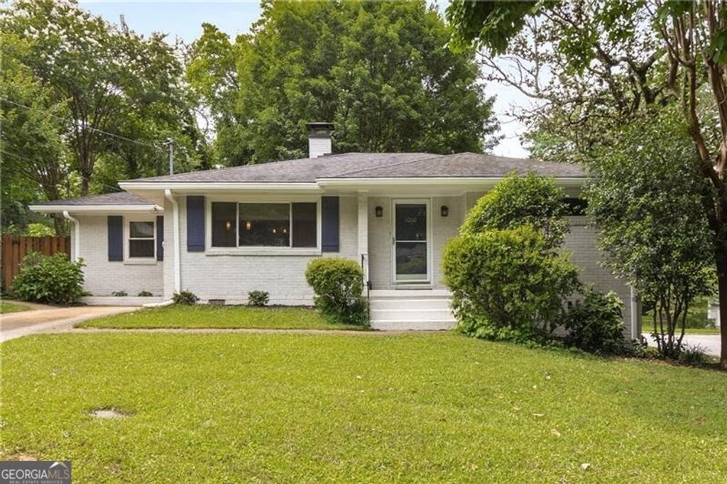 Photo of 1060 Pinedale Drive SE, Smyrna, GA 30080 (MLS # 10681976)