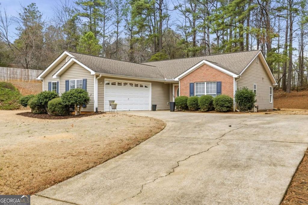 Photo of 4758 Eagle Watch Drive, Flowery Branch, GA 30542 (MLS # 10697173)
