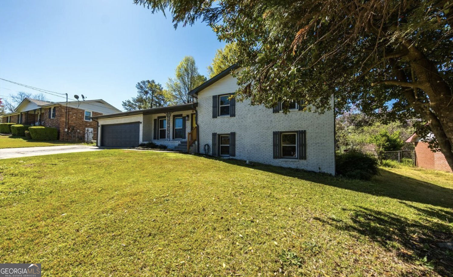 1593 Westminister DR