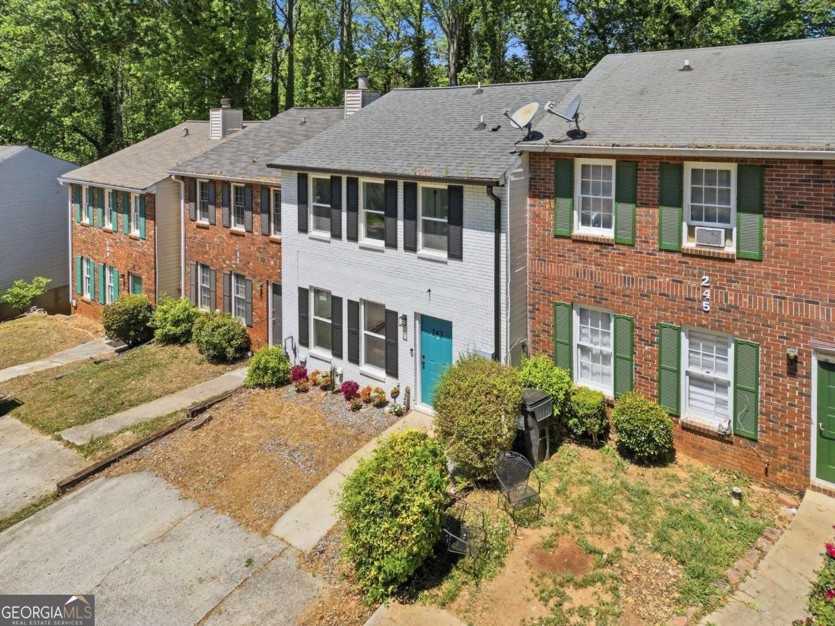243 Timber Creek LN SW