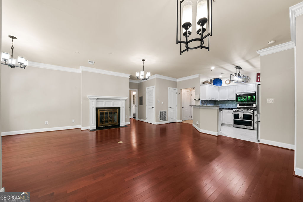 2015 Village BLVD SE