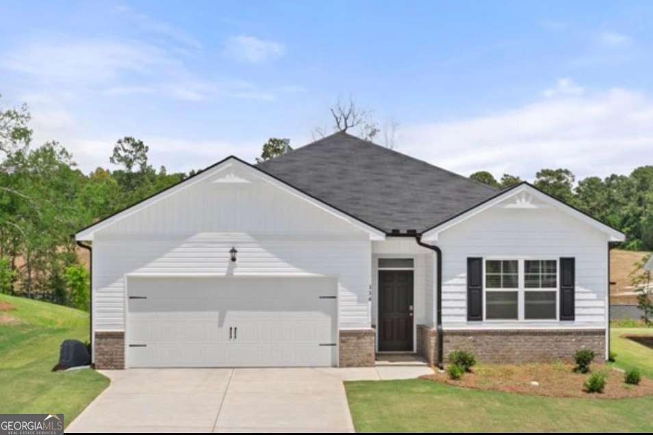 Special Financing with $0 Down Payment! Pickleball Courts & LARGE Homesites! Unique new swim community in Jackson County. Convenient to Jefferson & Athens areas. Home Estimated completion is approx. September/October 2025. Open Kitchen features GRAY Cabinets, Quartz countertops, tile backsplash, stainless-steel appliances and walk in pantry. COVERED Patio. The CALI floor plan is an affordable 4 bedroom, 2 bath One-Level home with Primary bedroom bath featuring a separate Tub & Shower and large walk-in closet. Smart Home connected. Ask about the FREE 10-year warranty through RWC with this home! Jackson Landing is conveniently located between Jefferson & Athens GA. Go Bulldogs! Stock Photos used.