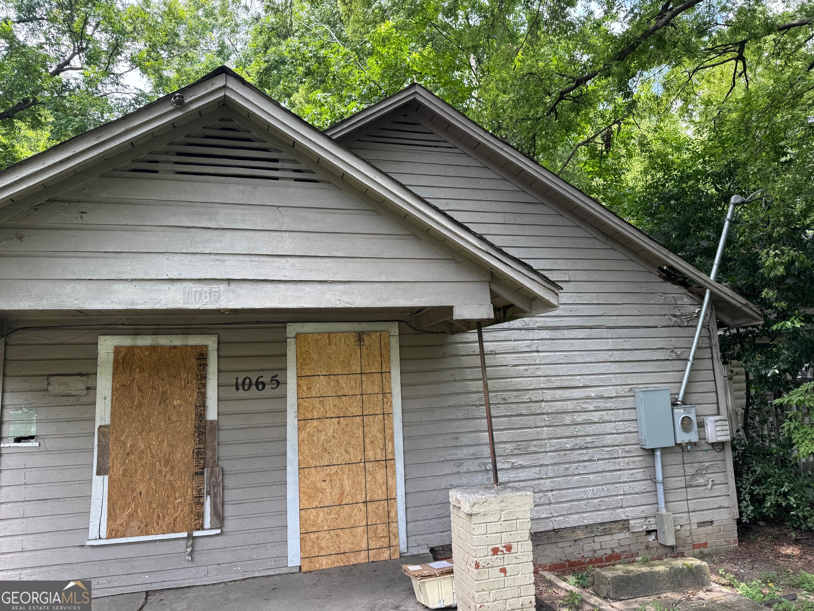 1065 Winston RD
