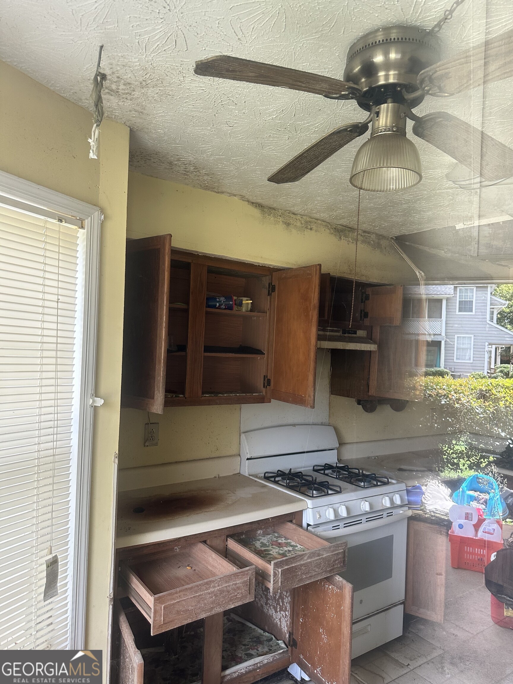 9460 Cypress LN