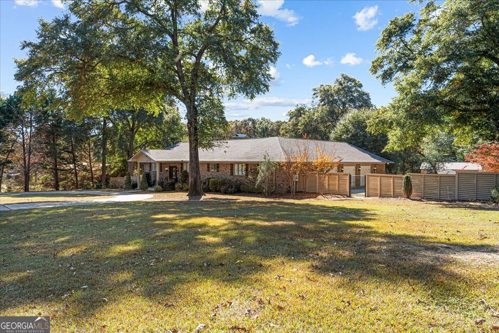 Photo of 230 Tucker Road, Warner Robins, GA 31088 (MLS # 10768657)