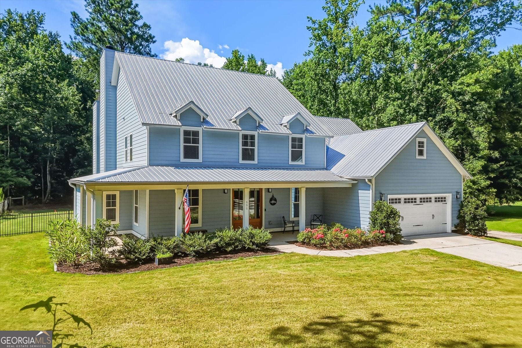 695 Parkview DR