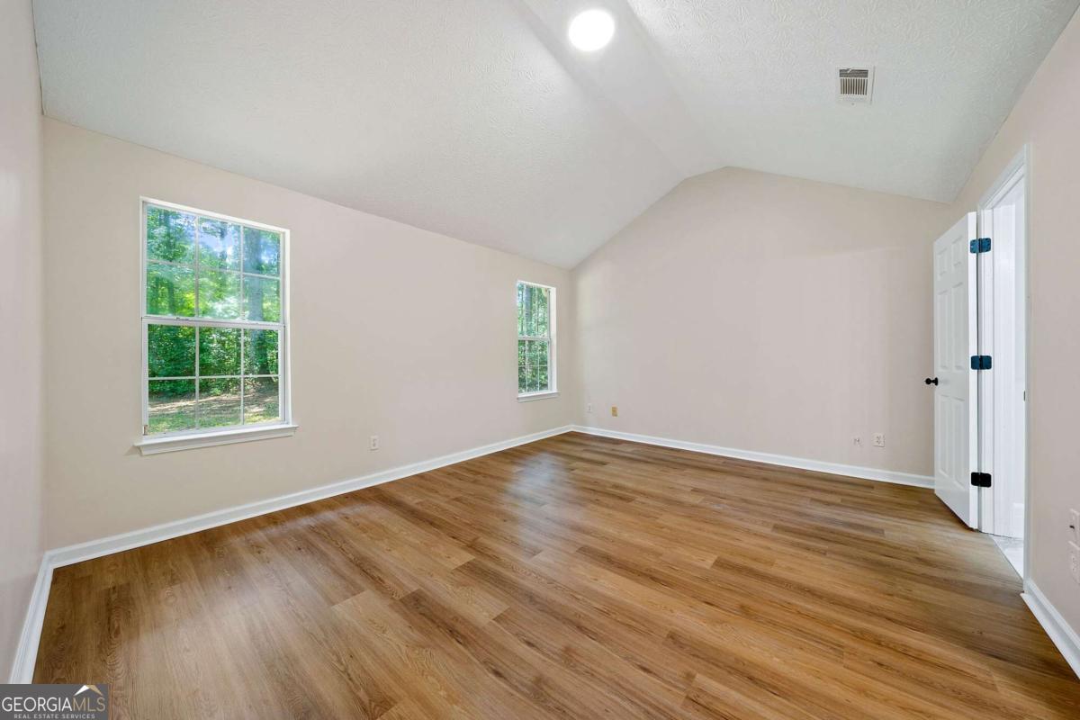 Newnan, Georgia 30263, United States, 3 Bedrooms Bedrooms, ,2 BathroomsBathrooms,Residential,Active,160053