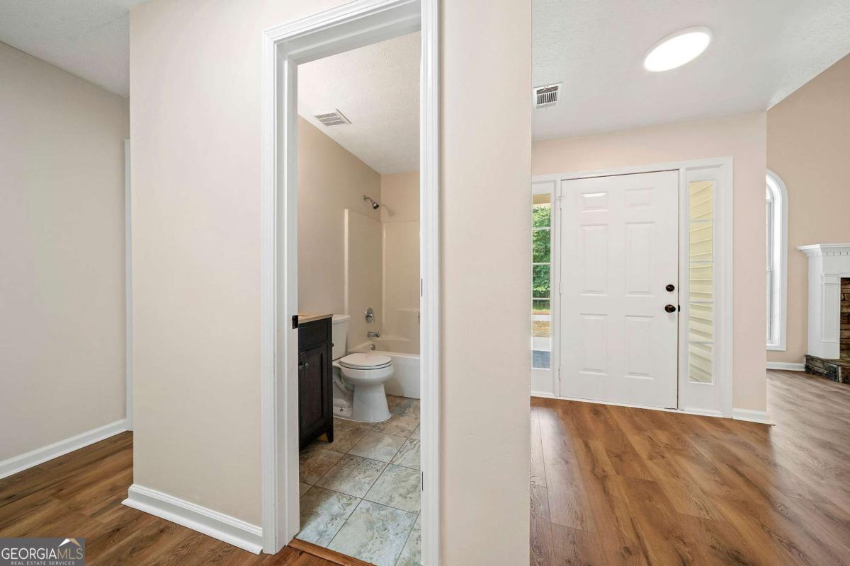 Newnan, Georgia 30263, United States, 3 Bedrooms Bedrooms, ,2 BathroomsBathrooms,Residential,Active,160053