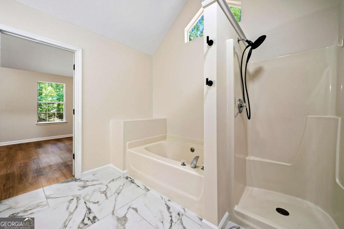 Newnan, Georgia 30263, United States, 3 Bedrooms Bedrooms, ,2 BathroomsBathrooms,Residential,Active,160053