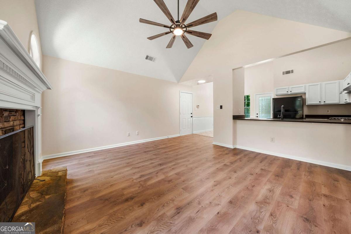 Newnan, Georgia 30263, United States, 3 Bedrooms Bedrooms, ,2 BathroomsBathrooms,Residential,Active,160053