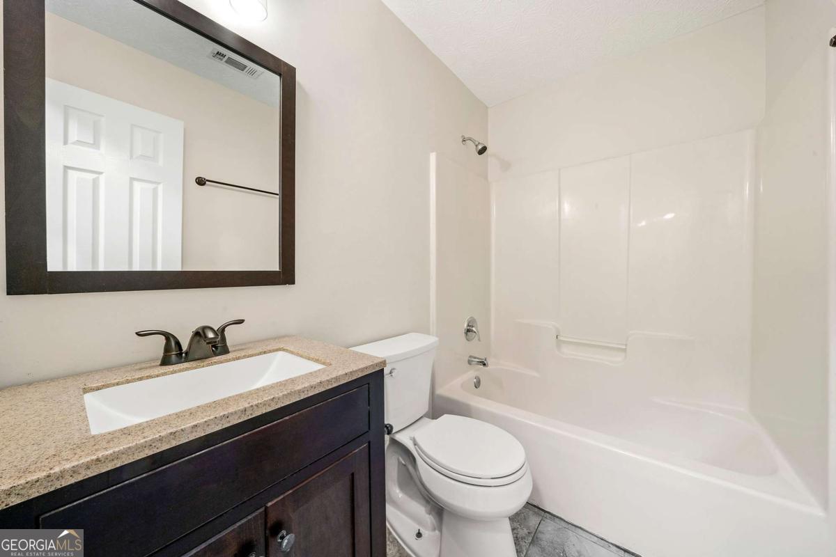 Newnan, Georgia 30263, United States, 3 Bedrooms Bedrooms, ,2 BathroomsBathrooms,Residential,Active,160053