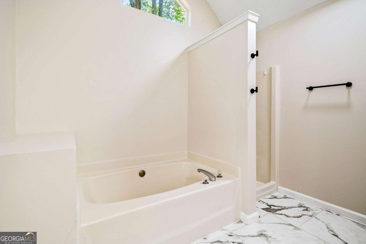 Newnan, Georgia 30263, United States, 3 Bedrooms Bedrooms, ,2 BathroomsBathrooms,Residential,Active,160053