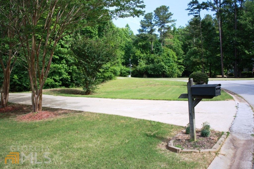 Photo of 55 Lauren Overlook, Newnan, GA 30263 (MLS # 10662402)