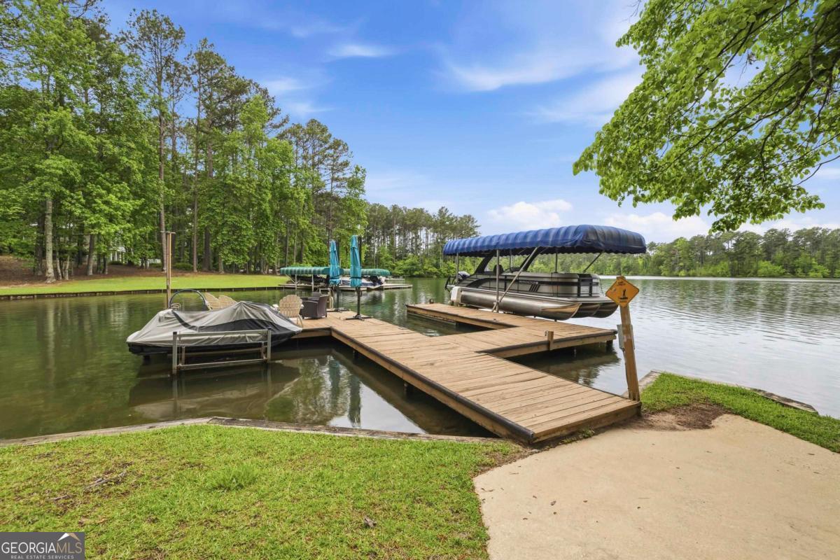 1010 Holmes DR