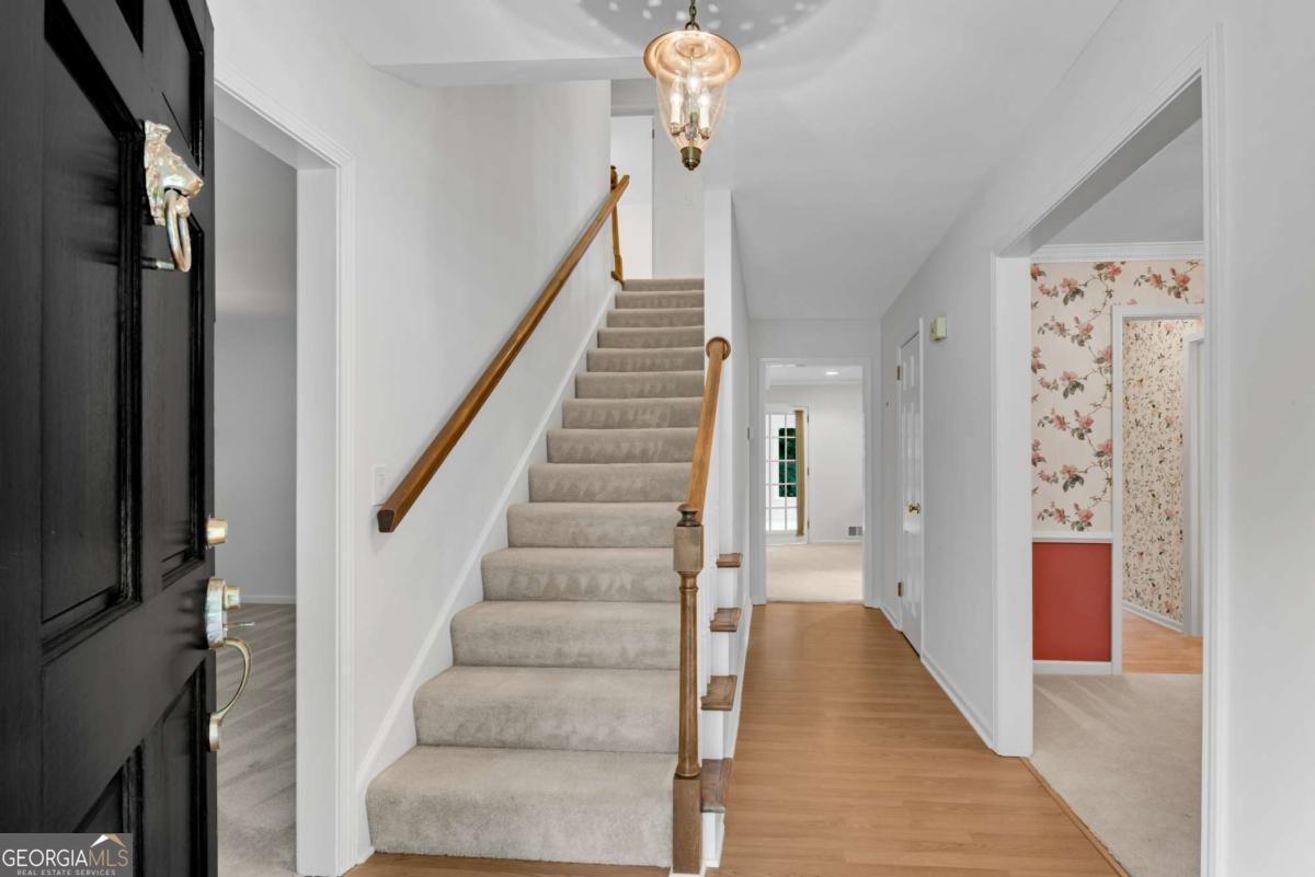 4589 Holliston RD