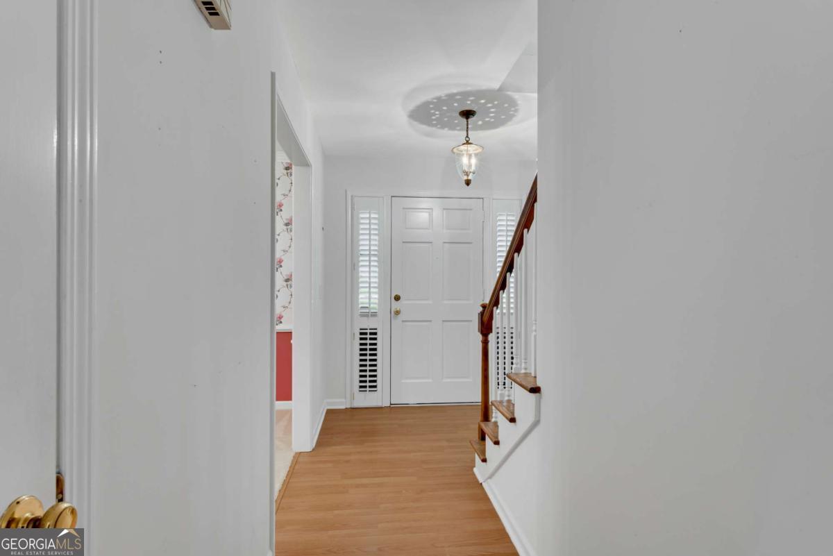 4589 Holliston RD