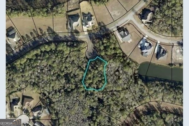 **MOTIVATED SELLER** Come check out one of the last estate wooded lots available in the beautiful Winding River Community! At over a half an acre and located in a small cul de sac, this property has the space to build your dream home in a great community but still provides some privacy. The marsh is across the street, so you'll be able to enjoy the breeze right from your front porch and still step out back and have a space of your own!