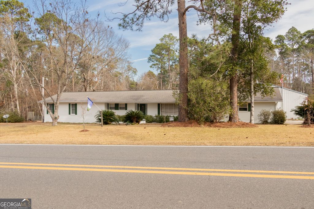 Photo of 614 N Victory Dr, Lyons, GA 30436 (MLS # 10678731)