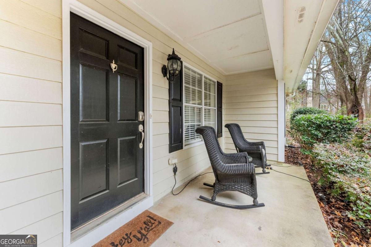 8450 Emerald Pointe LN