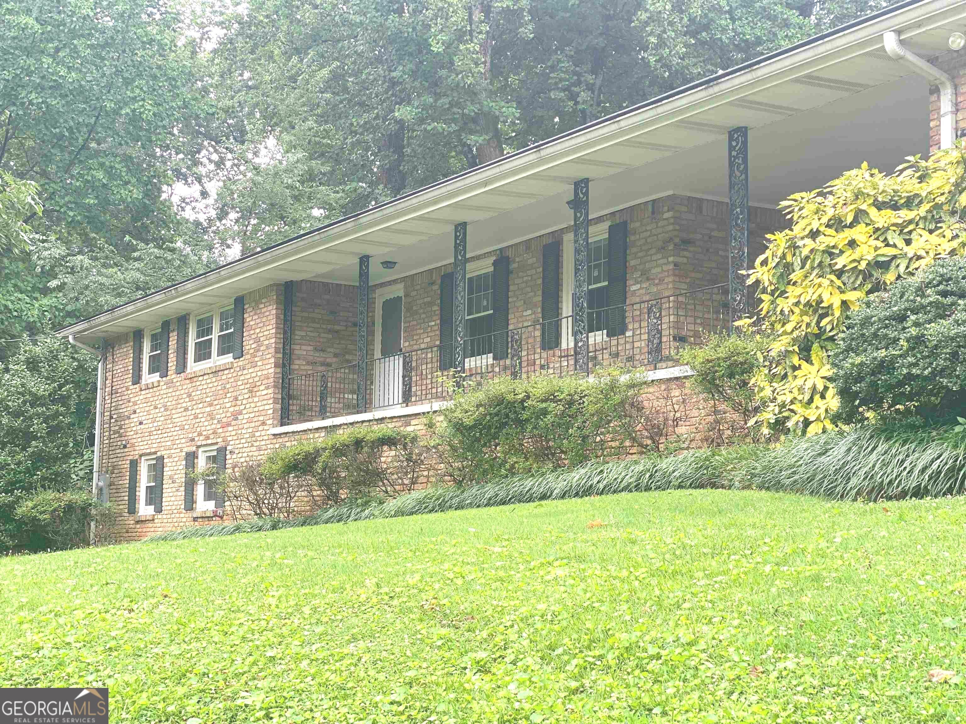 All Brick Ranch - Basement offers In law or Teen Suite, Second kitchenette, In Sought After SAGAMORE HILLS Area, 4bdrms, 3 full baths, Living and Dining Area, Keeping Room w/ view of kitchen, open to large Sunroom. 2 Carport, fenced Plus Patio to sit back and relax. Close to Emory, CDC, Shopping Lenox and 85 and 400. Move in 7 -10 days!!
