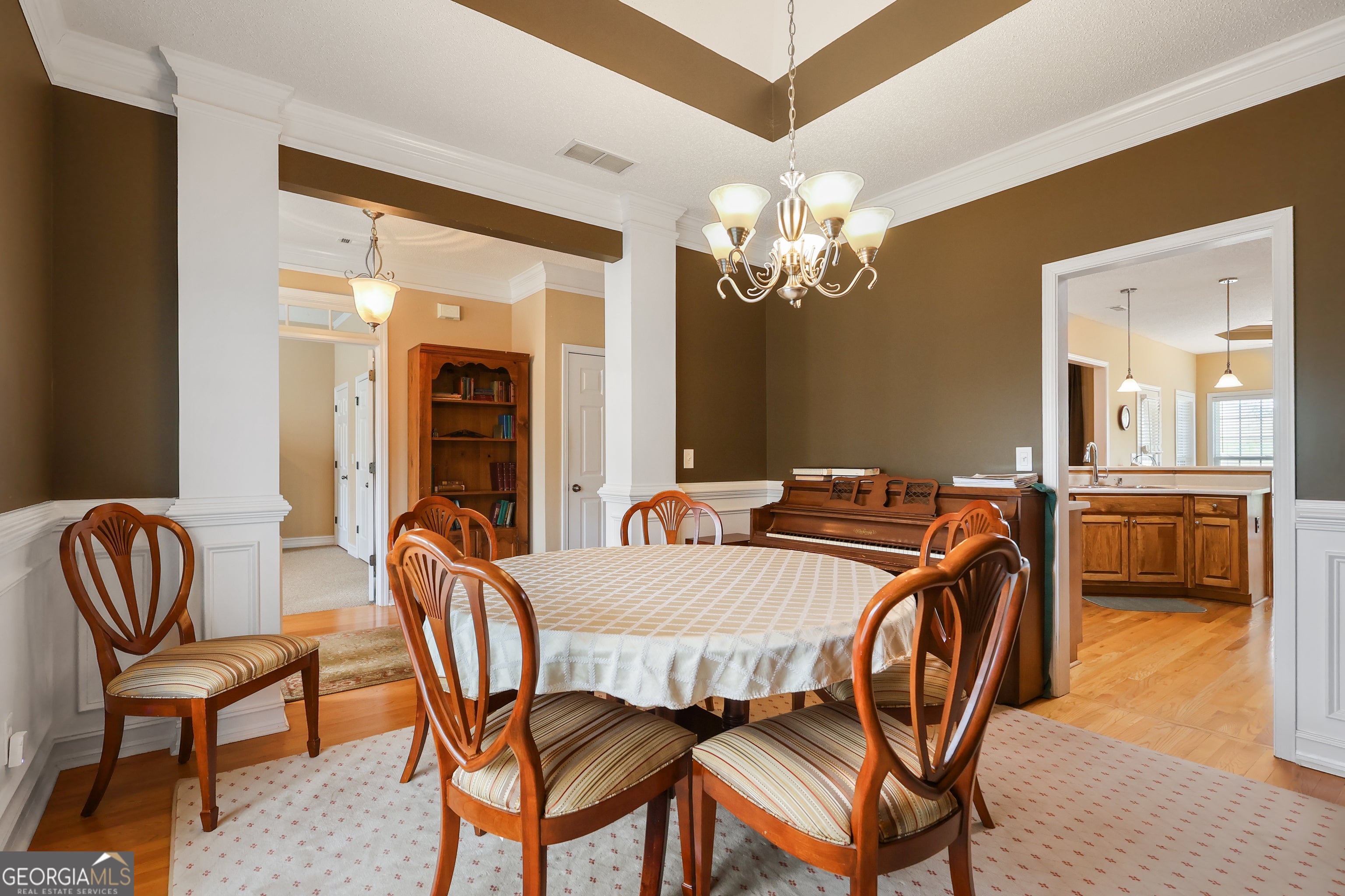 4301 Gladys CT