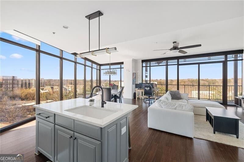 Atlanta, Georgia 30309, United States, 2 Bedrooms Bedrooms, ,3 BathroomsBathrooms,Residential,Active,81414