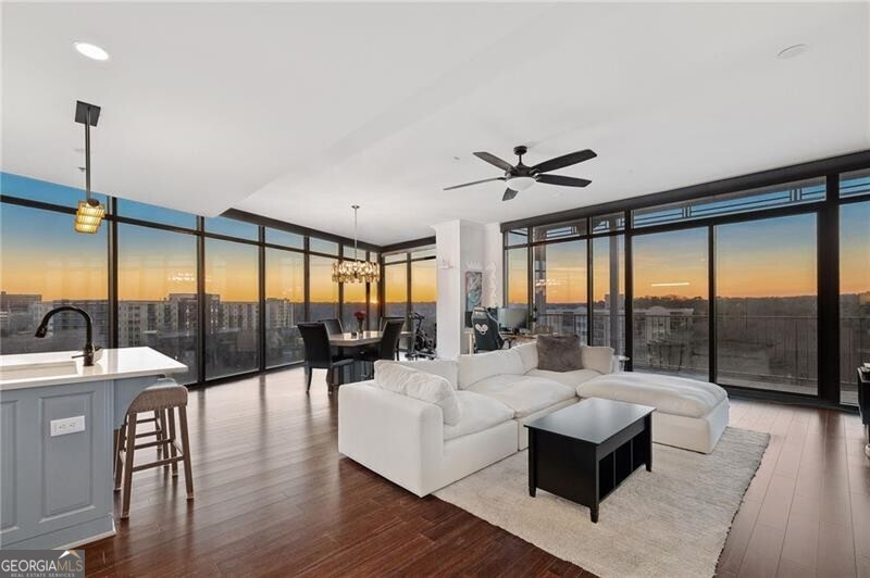 Atlanta, Georgia 30309, United States, 2 Bedrooms Bedrooms, ,3 BathroomsBathrooms,Residential,Active,81414