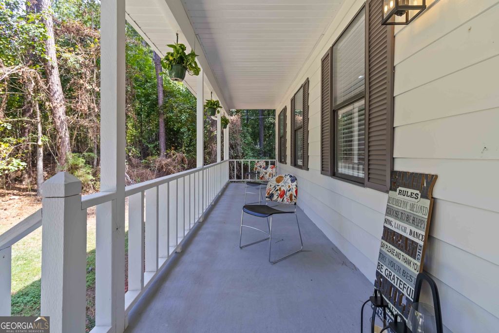 Photo of 145 HUNTCLIFF Court, Fayetteville, GA 30214 (MLS # 10640251)