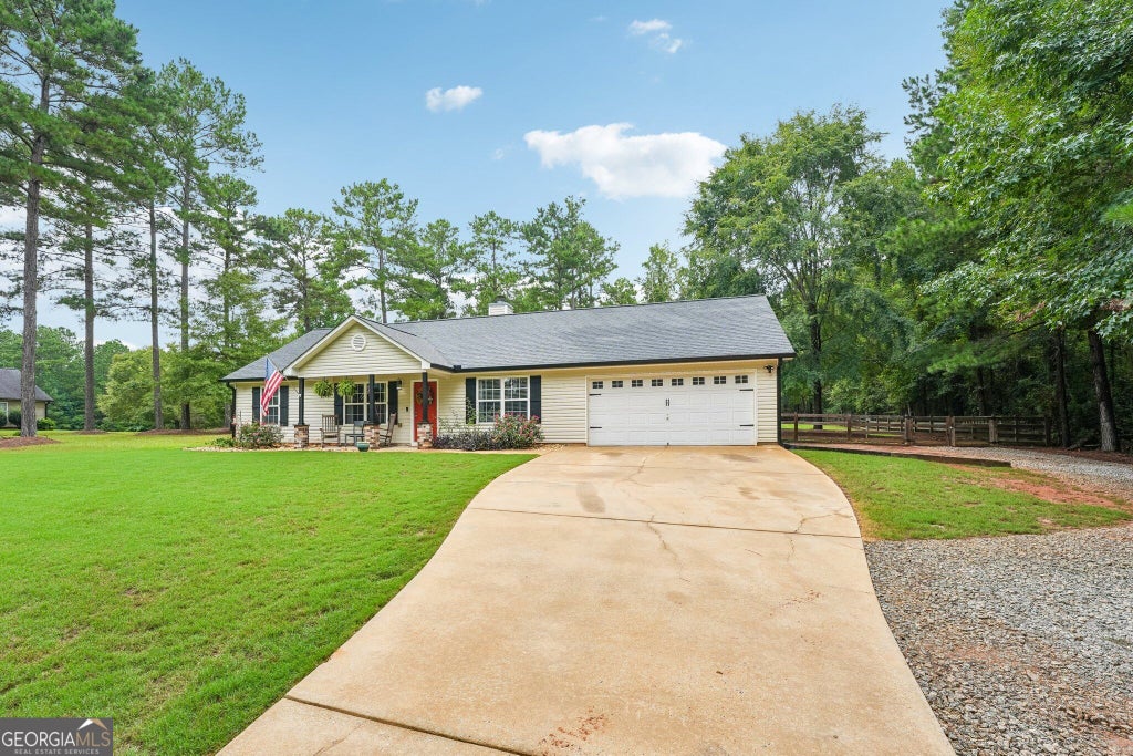 Photo of 579 Al Roberts Road, Senoia, GA 30276 (MLS # 10821996)