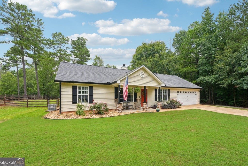 Photo of 579 Al Roberts Road, Senoia, GA 30276 (MLS # 10821996)