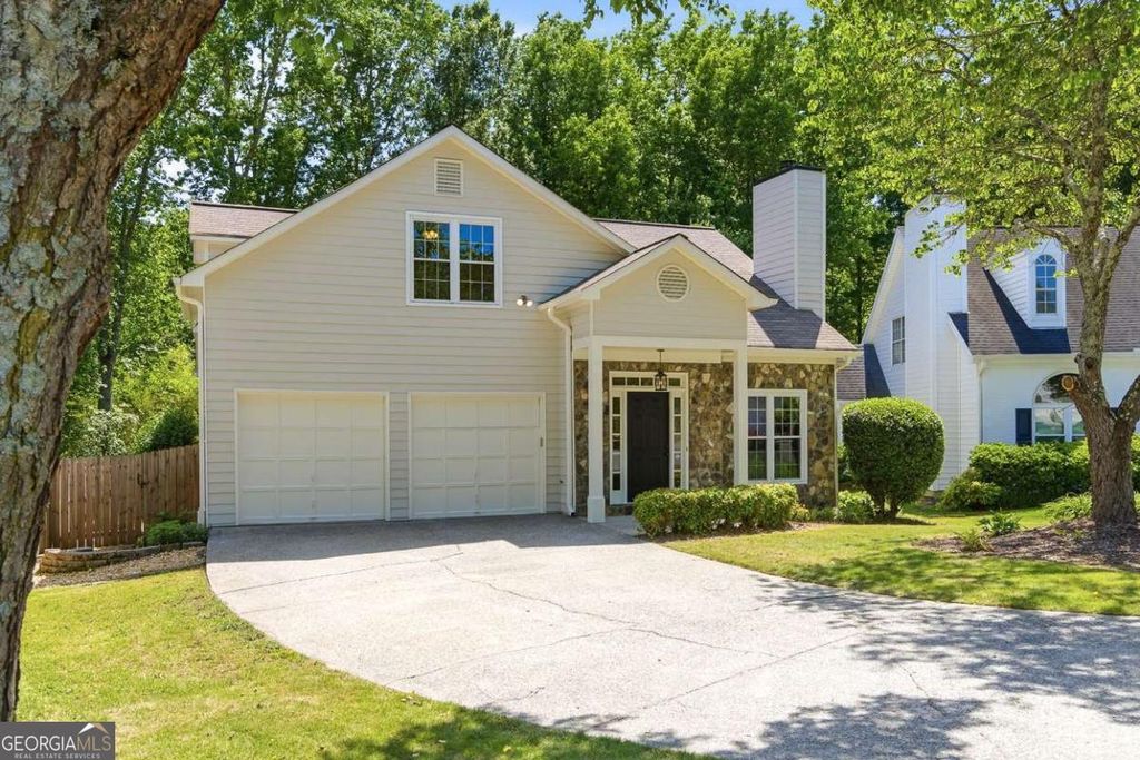 Photo of 225 Blue Heron Lane, Alpharetta, GA 30009 (MLS # 10767415)
