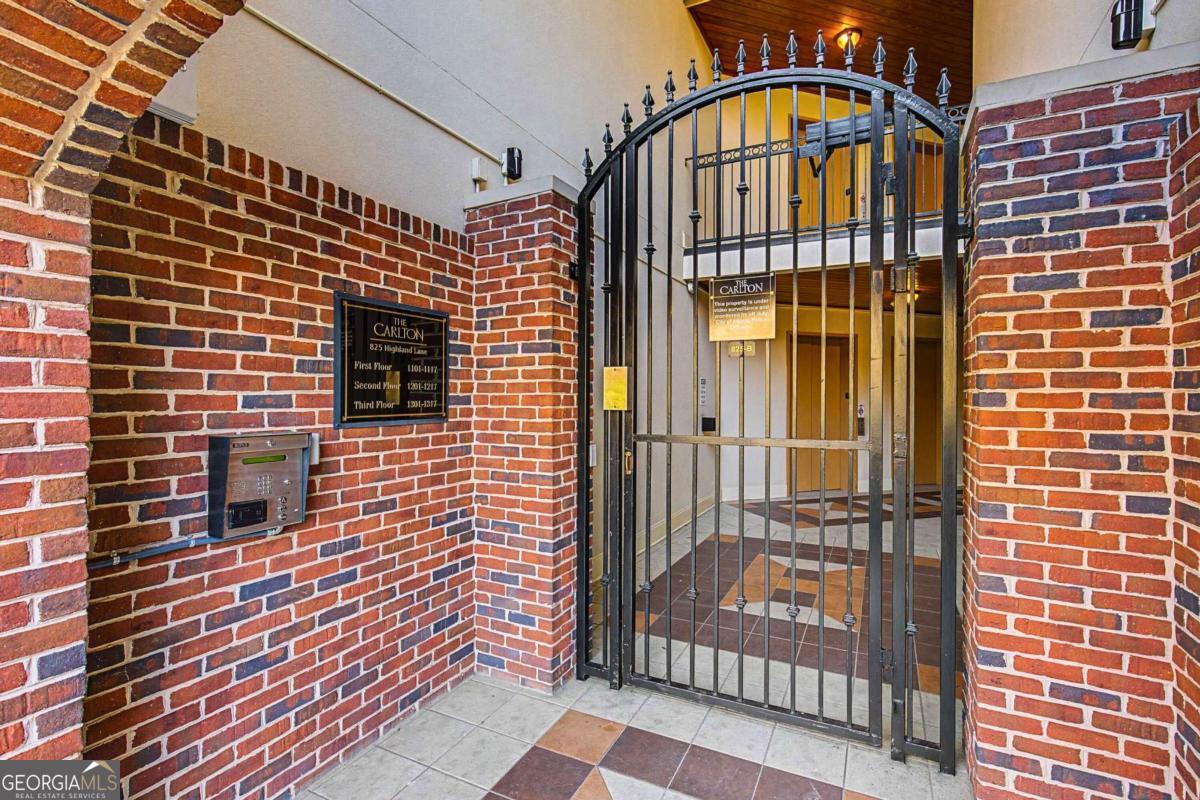 825 Highland LN NE 1315