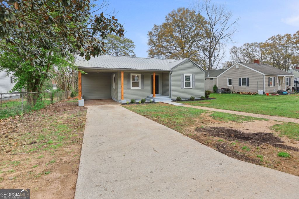 Photo of 204 White Street, Hogansville, GA 30230 (MLS # 10720320)