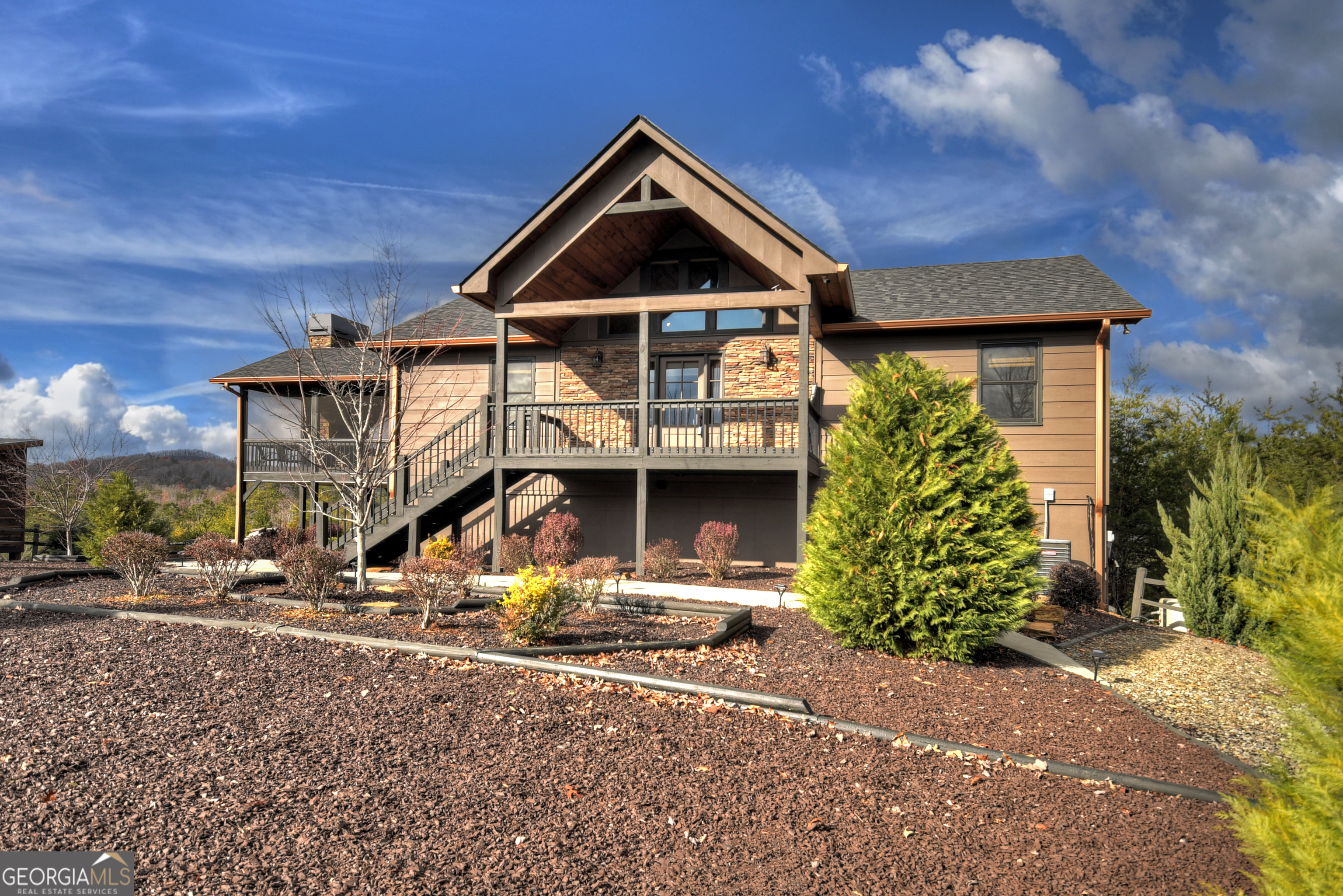 32 Kensington DR