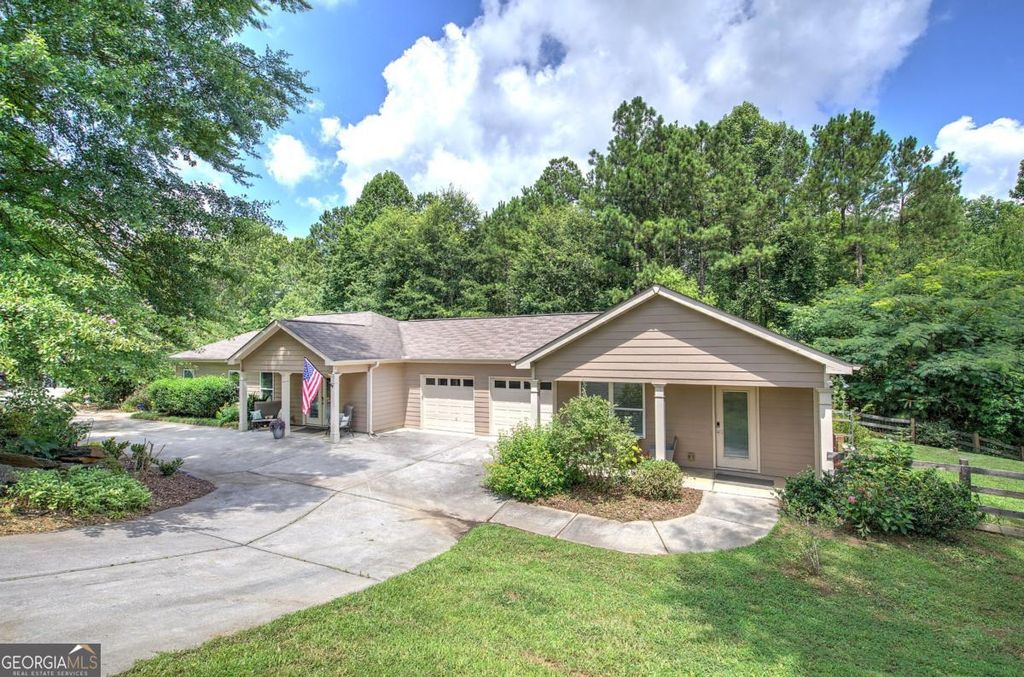 Photo of 149 Dabbs Bridge Road, Dallas, GA 30132 (MLS # 10801677)