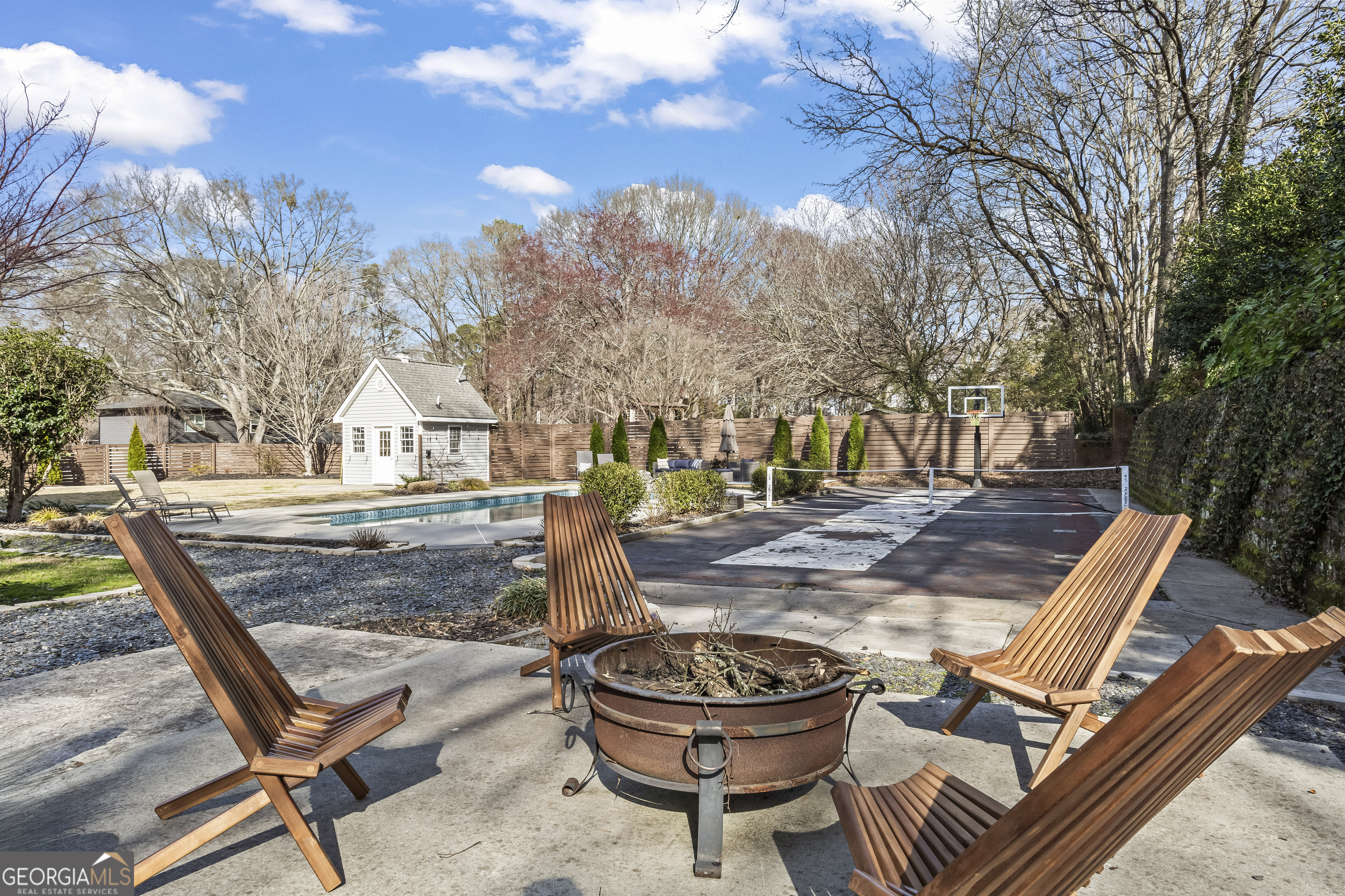 Milton Manor - Residential