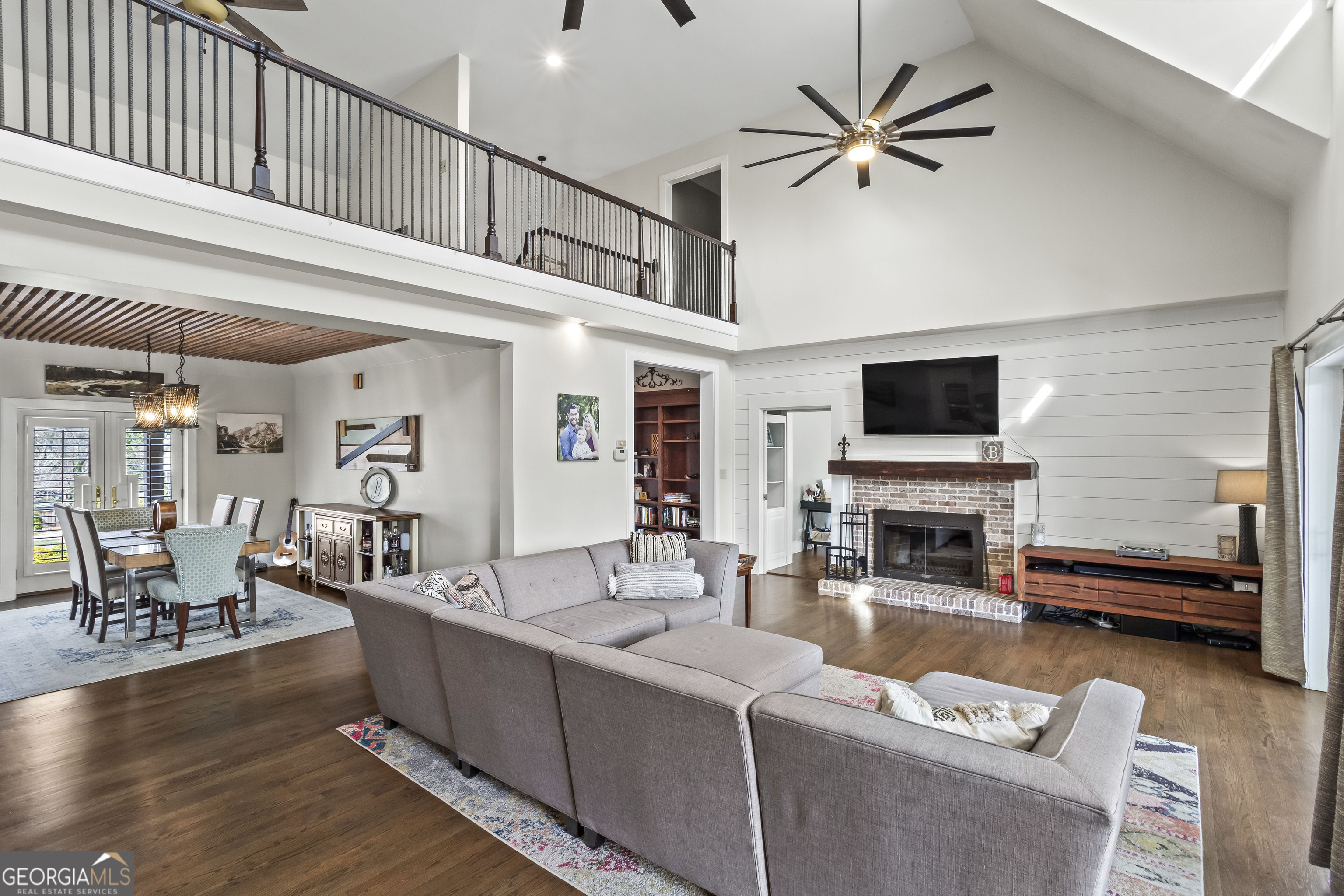 Milton Manor - Residential