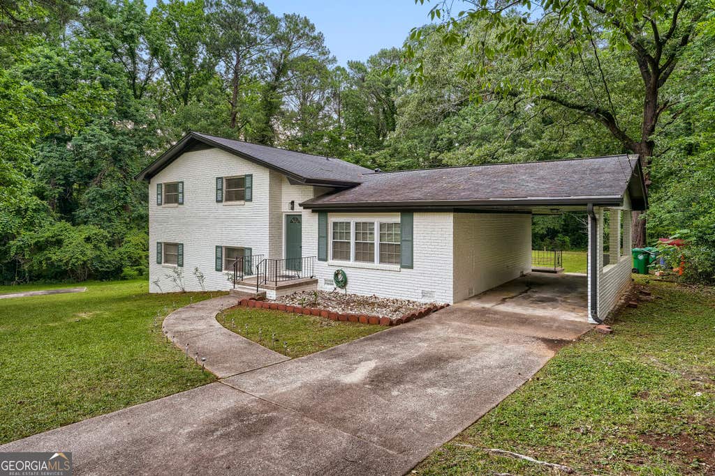 Photo of 1916 Glen Mora Court, Decatur, GA 30032 (MLS # 10805536)