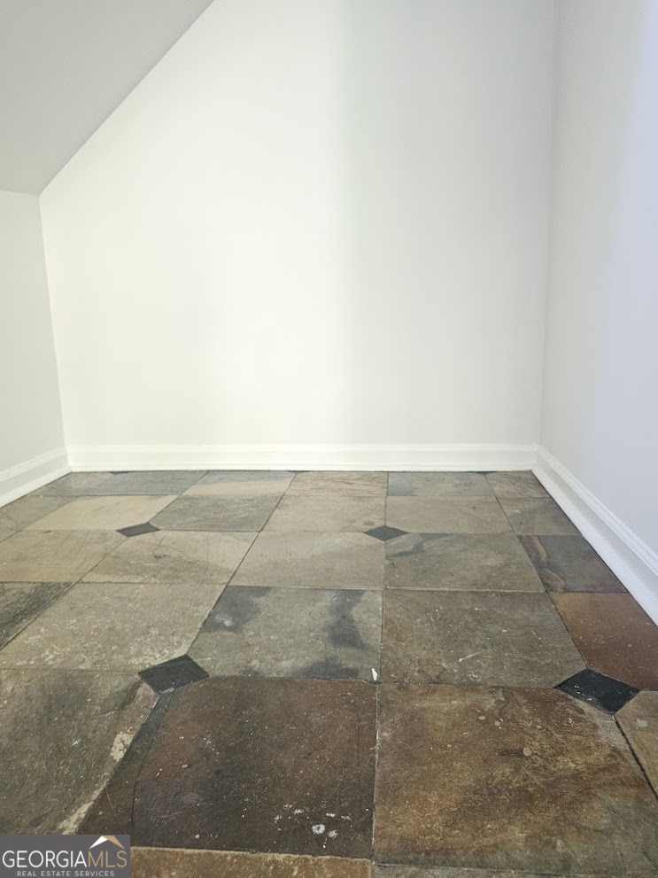 1490 N Crossing CIR NE