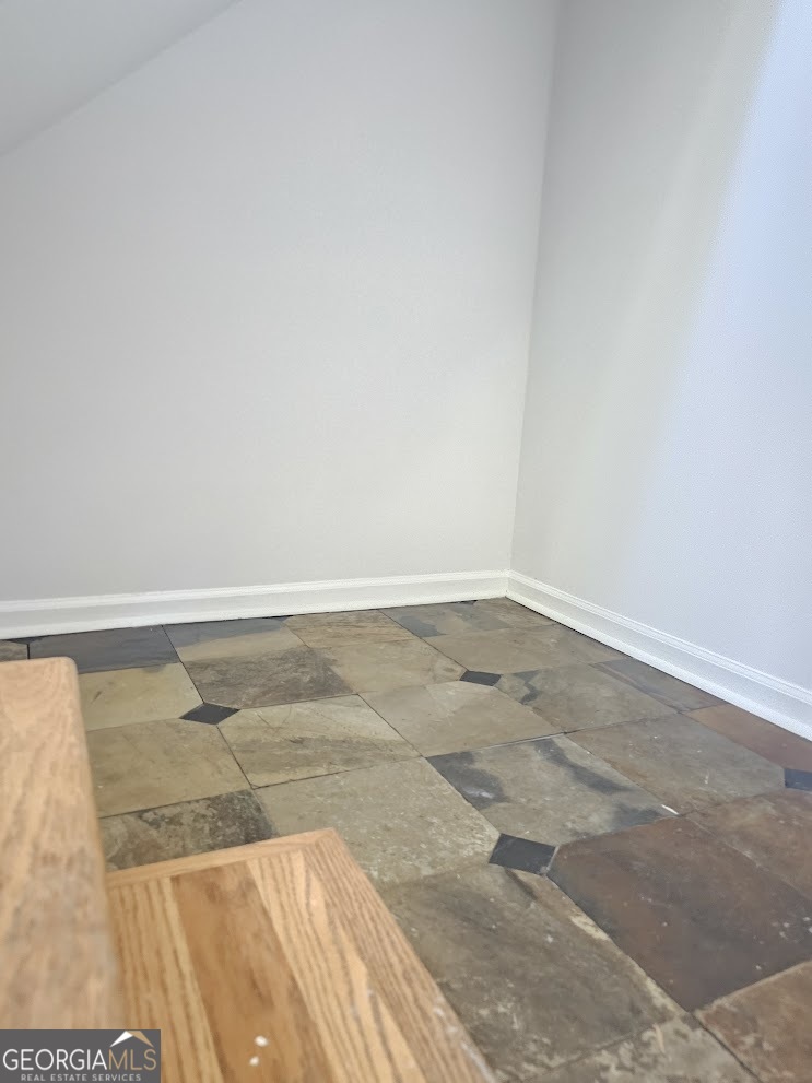 1490 N Crossing CIR NE