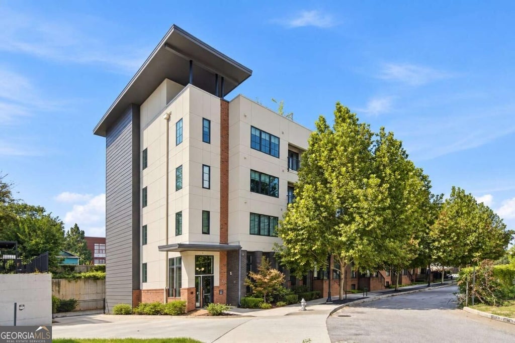 Photo of 22 Airline Street NE #204, Atlanta, GA 30312 (MLS # 10850347)