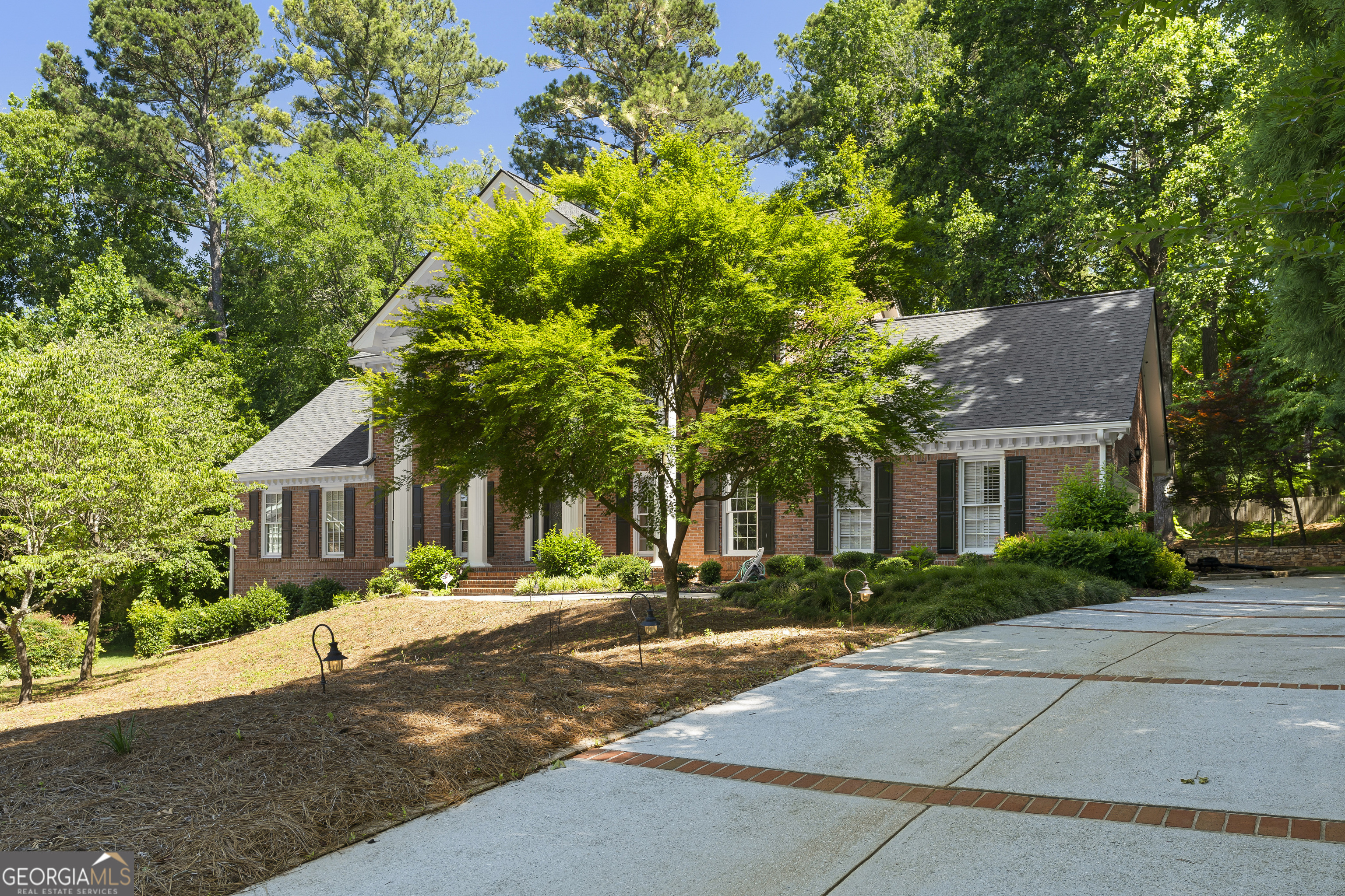 2595 Winthrope WAY
