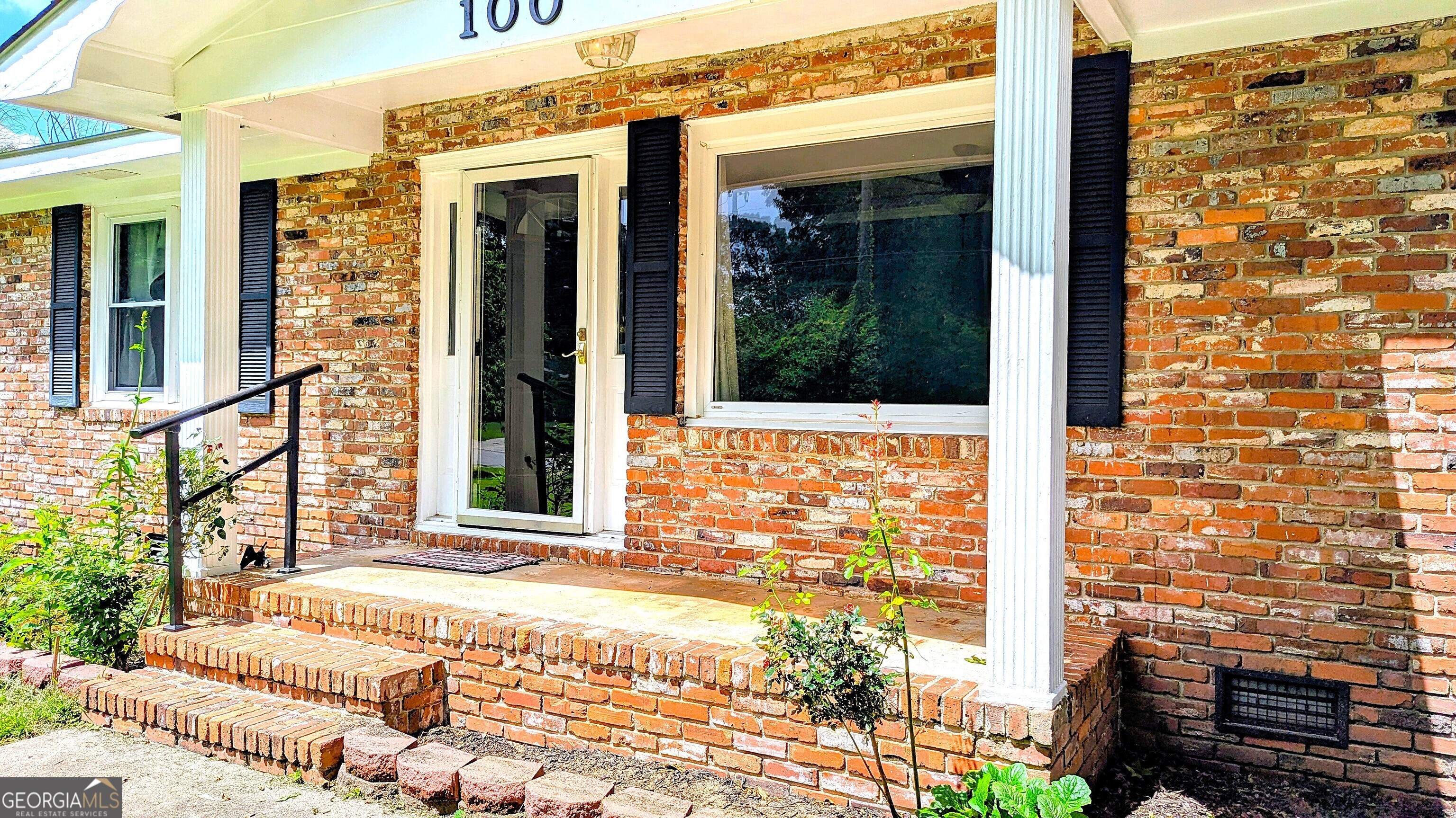 100 Redbud CIR