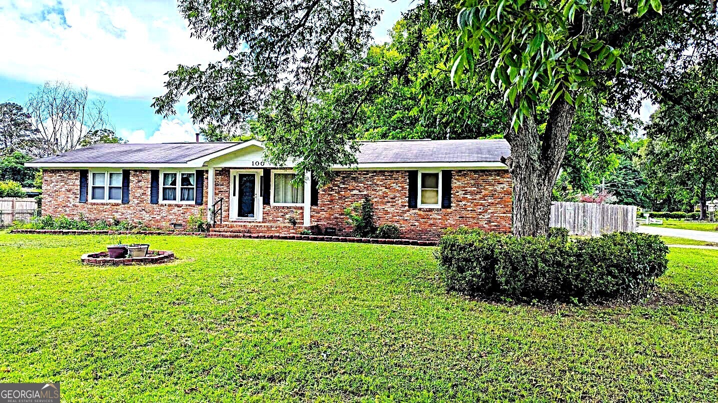 100 Redbud CIR