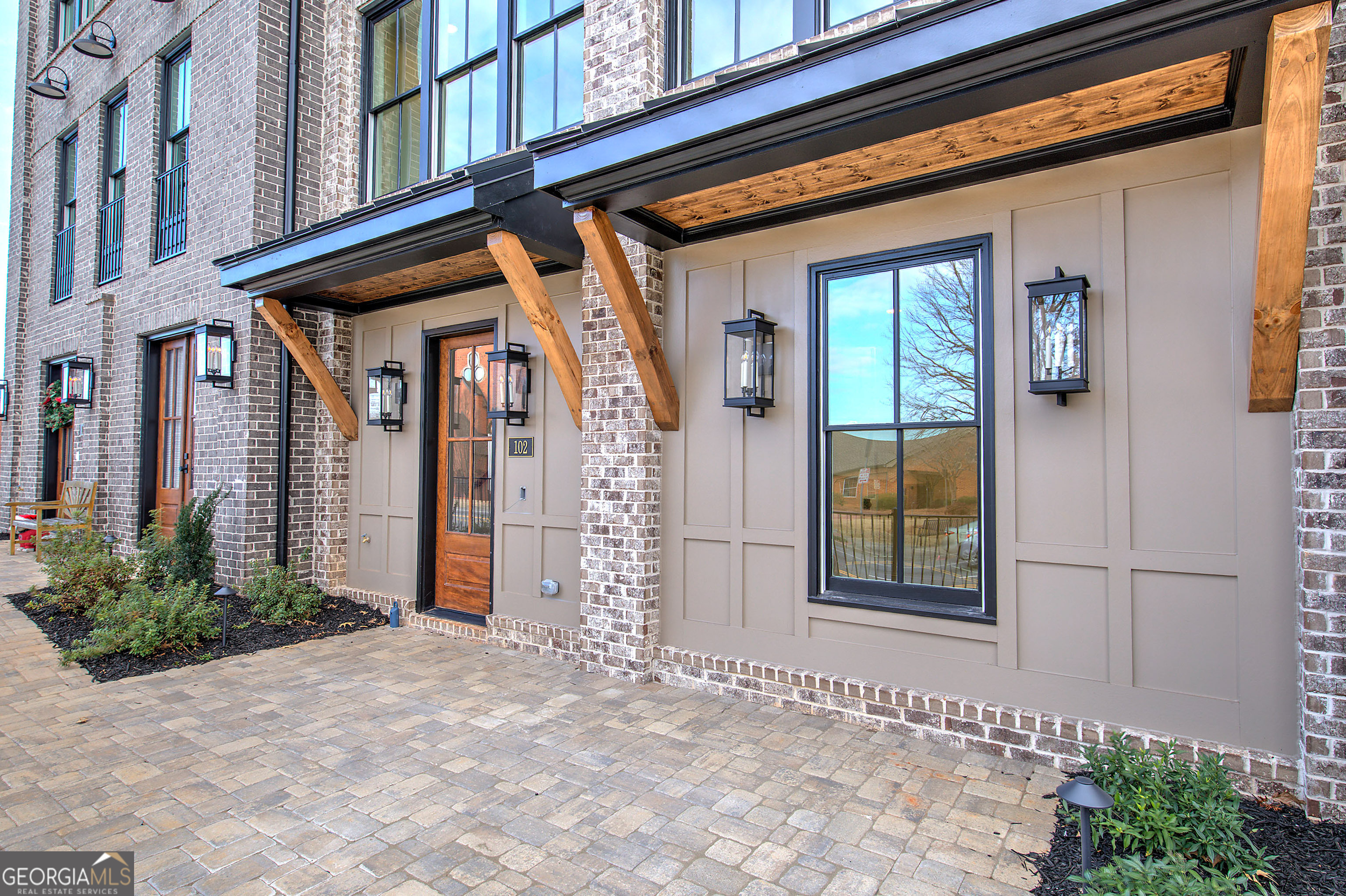 178 W Main ST 102