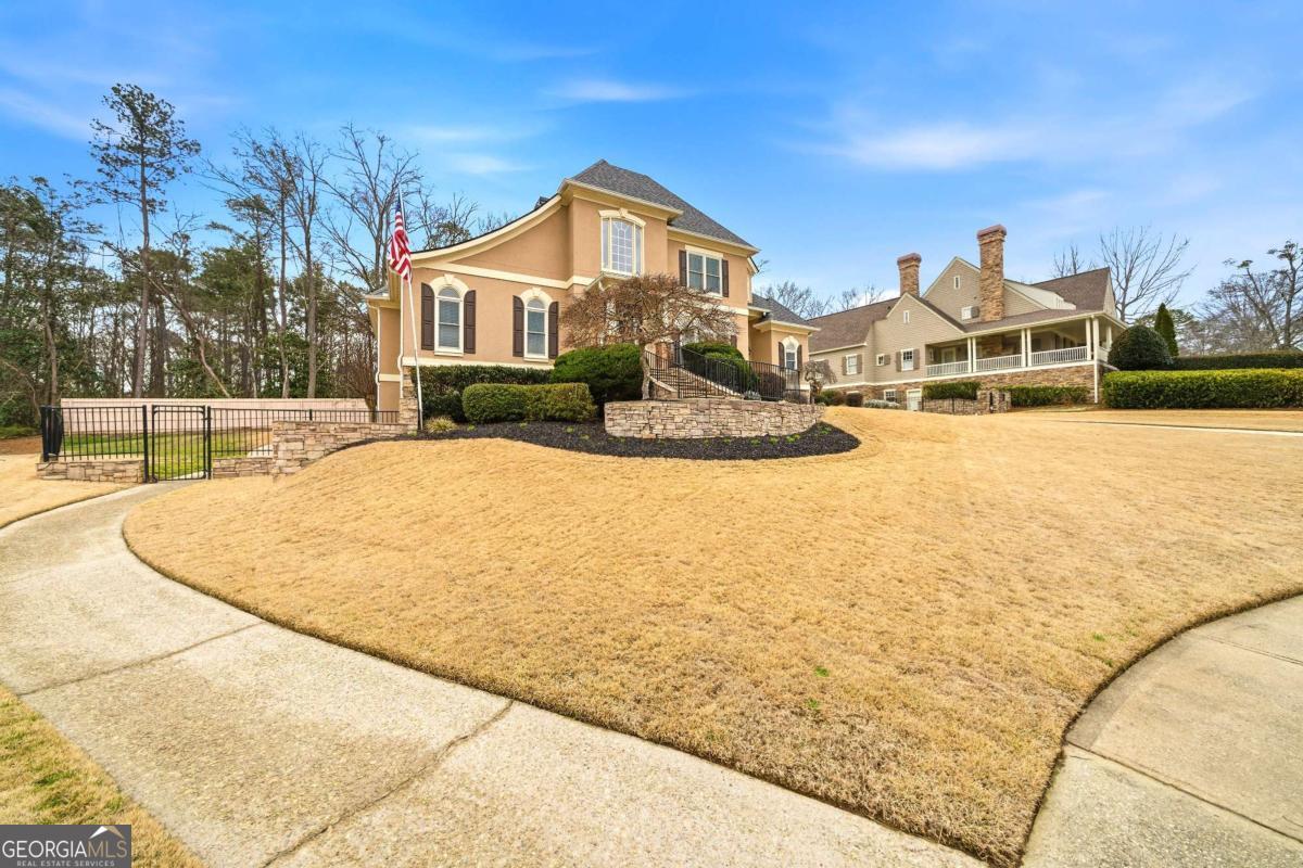 8550 Lake Forrest DR