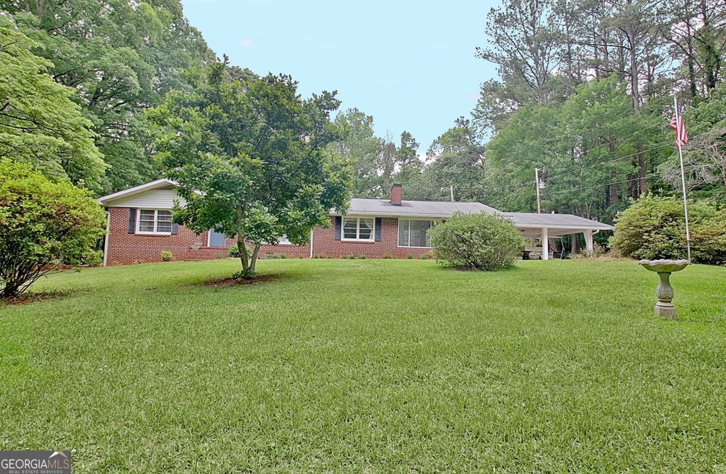 Photo of 717 Tyrone Road, Tyrone, GA 30290 (MLS # 10762304)
