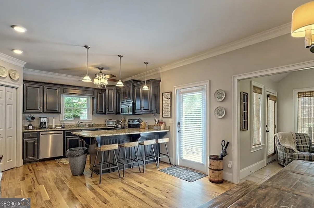 Clarkesville, Georgia 30523, United States, 3 Bedrooms Bedrooms, ,3 BathroomsBathrooms,Residential,Active,241626